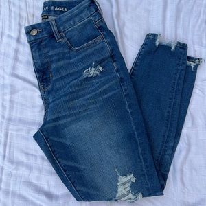 AE Cropped Distressed Curvy The Dream Jean
